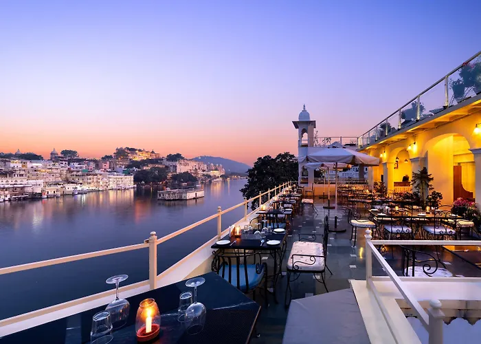 Sarovar - Lake Facing Boutique Hotel On Lake Pichola